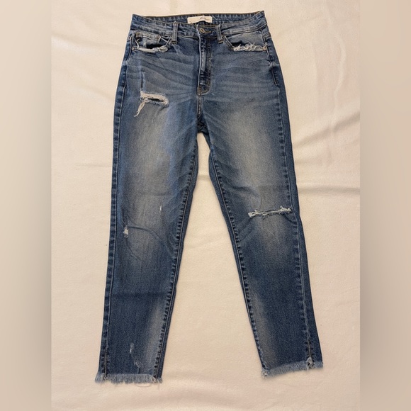 Size 5/26 kancan skinny distressed jeans

#7 - Picture 1 of 9